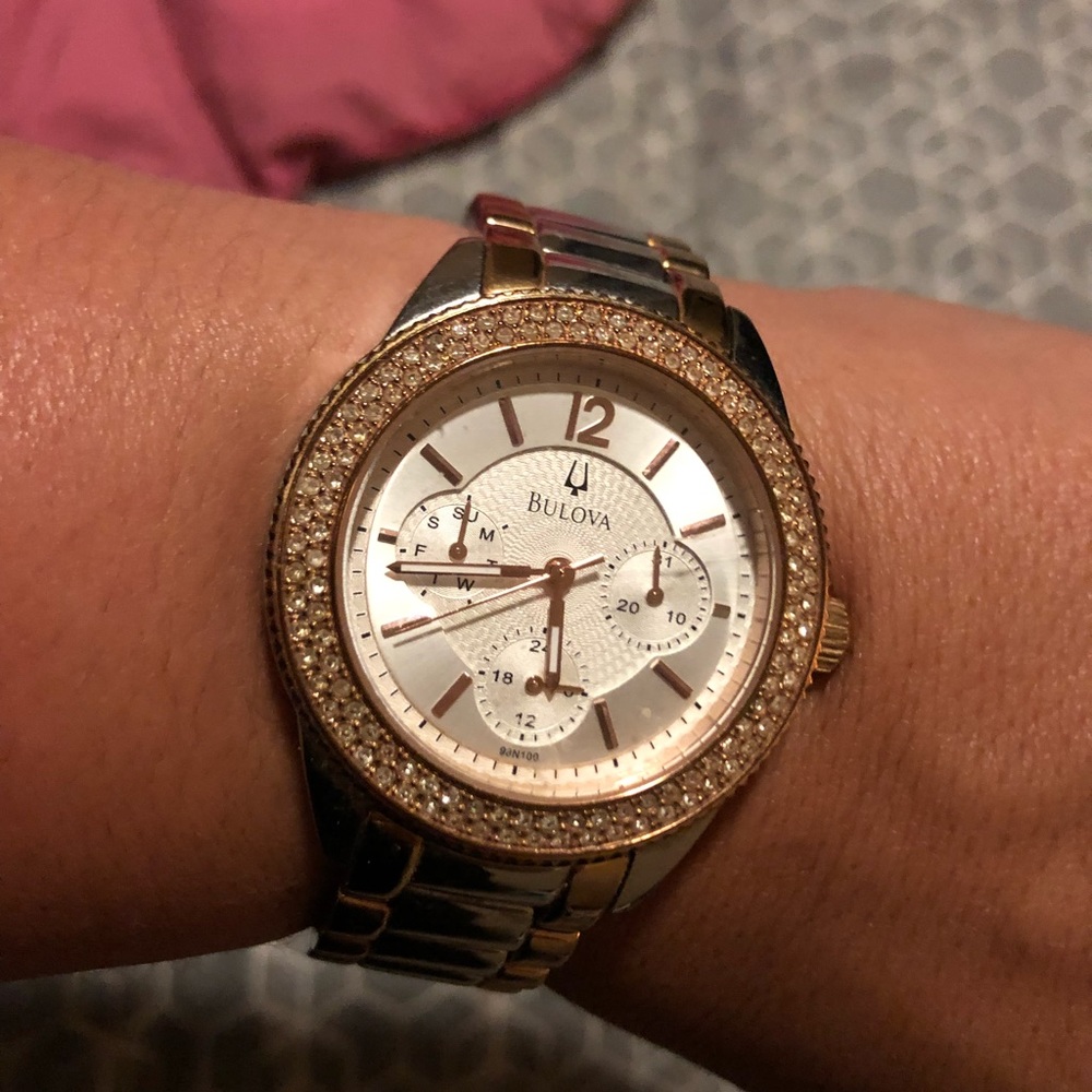 Bulova watch rose /Silver euc